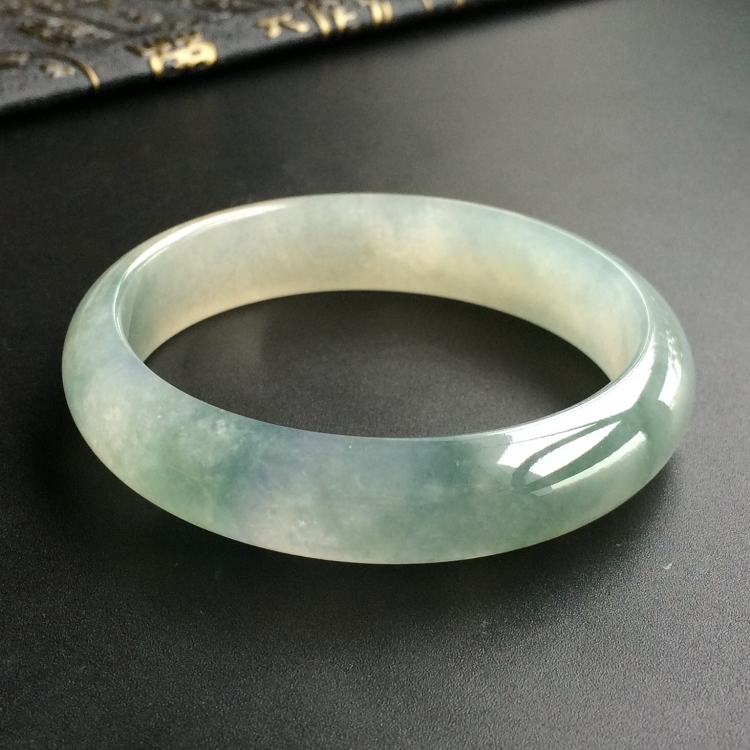 (超值推荐)冰种飘花手镯(57.7mm)