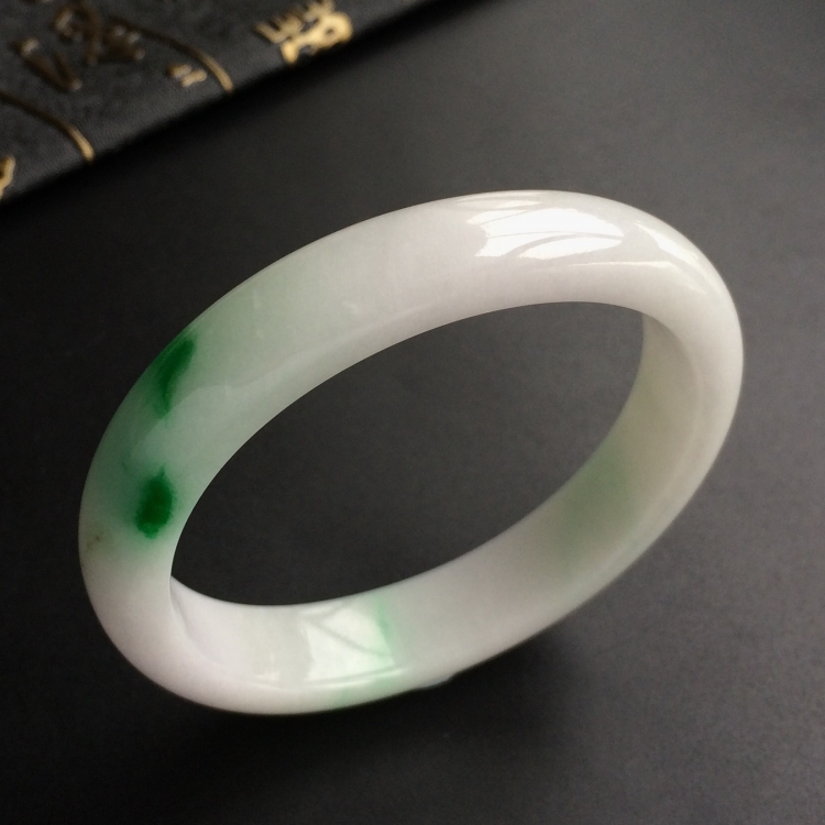 (超值推荐)糯冰种飘翠贵妃镯(53mm-47.2mm)