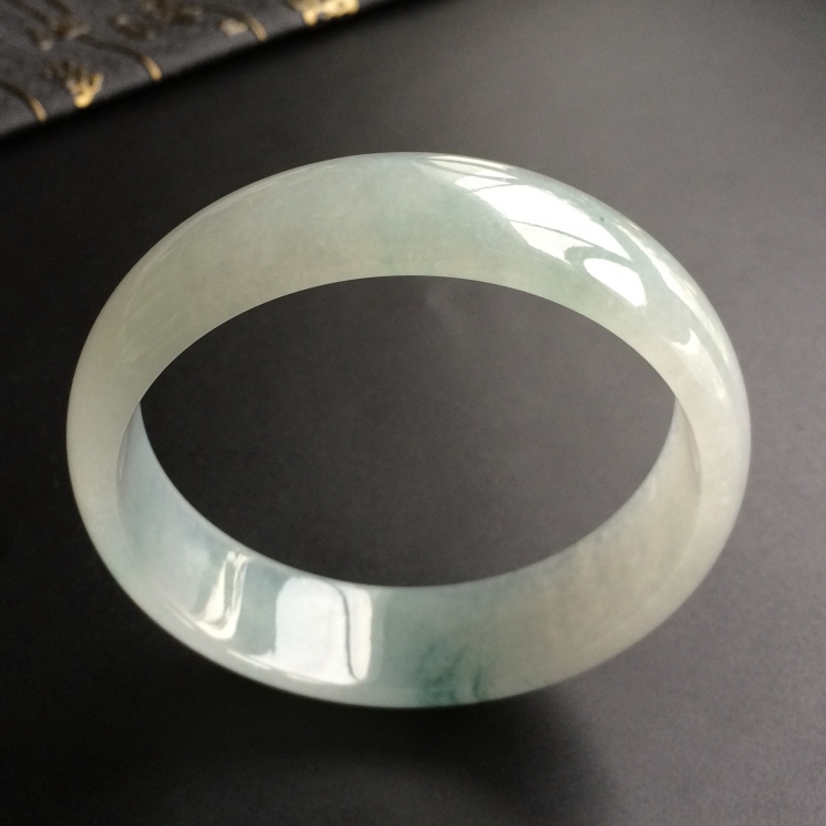 (超值推荐)糯冰种飘花手镯(61.2mm)