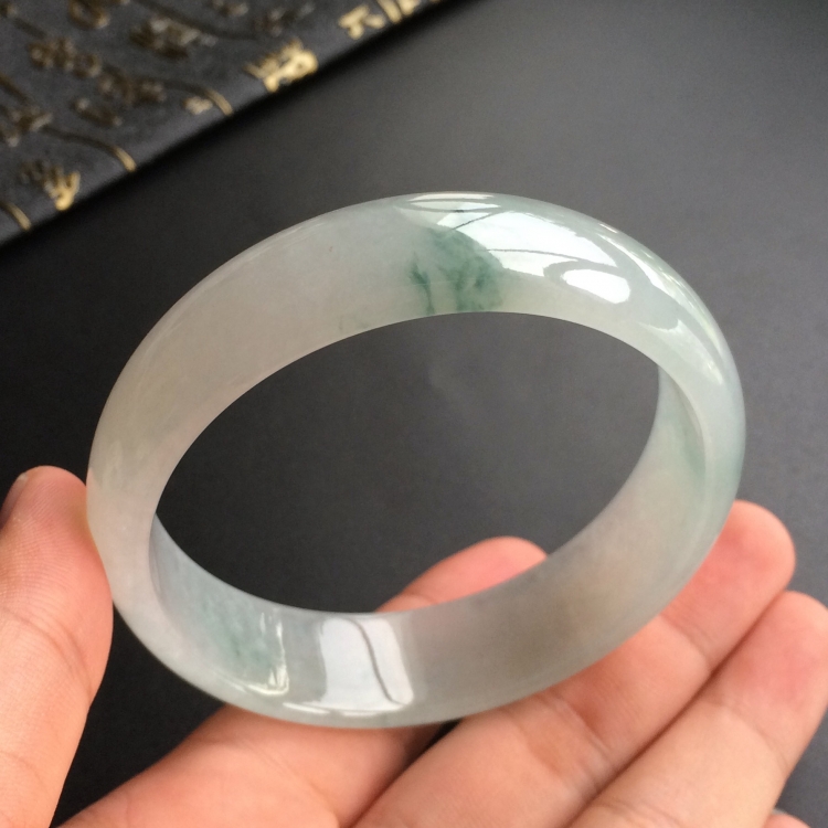 (超值推荐)糯冰种飘花手镯(61.2mm)