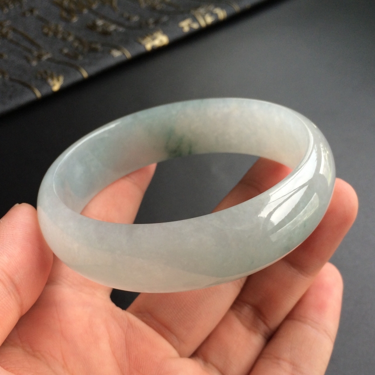 (超值推荐)糯冰种飘花手镯(61.2mm)