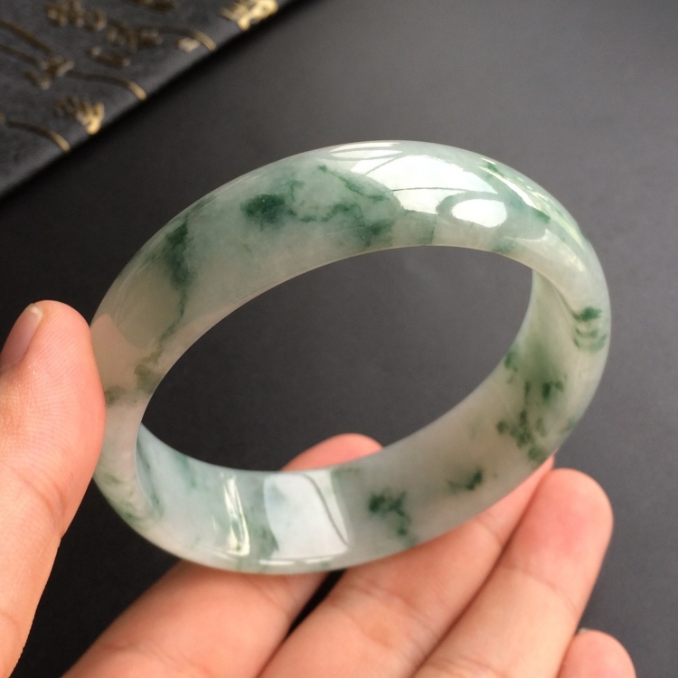 (超值推荐)糯冰种飘花手镯(61.8mm)