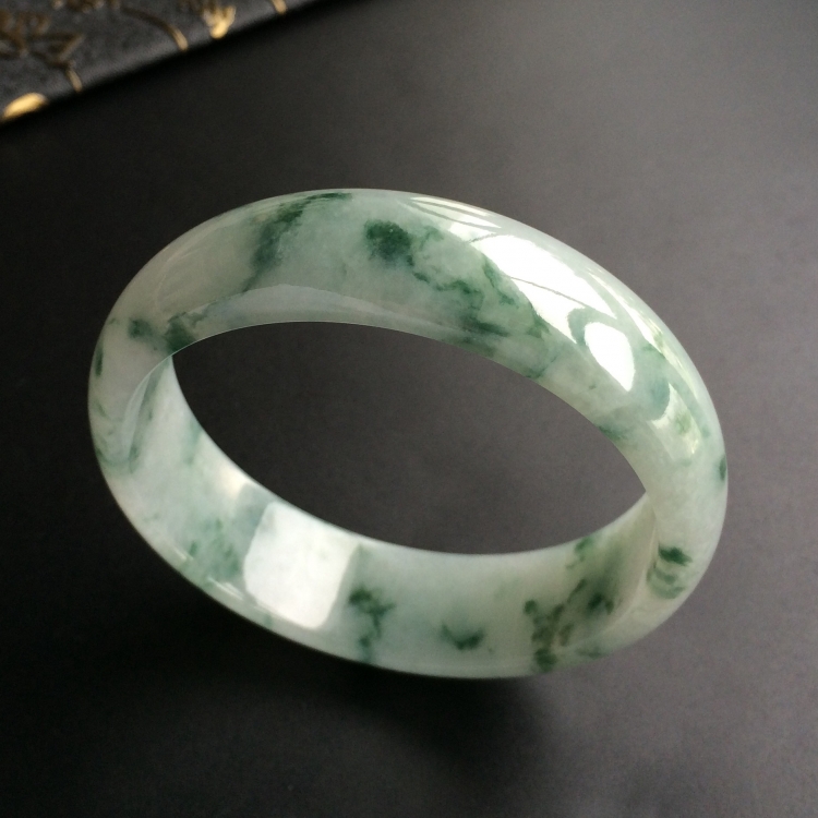(超值推荐)糯冰种飘花手镯(61.8mm)