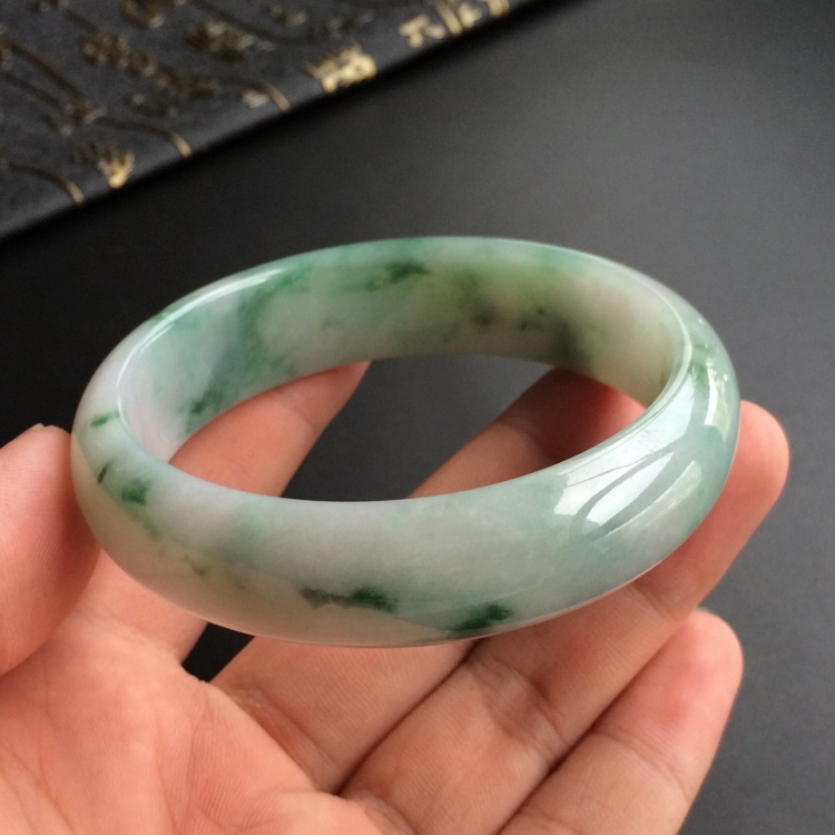 (超值推荐)糯冰种飘花手镯(58.8mm)