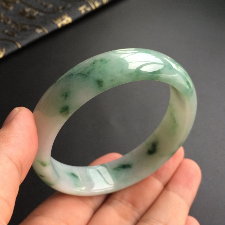 (超值推荐)糯冰种飘花手镯(58.8mm)