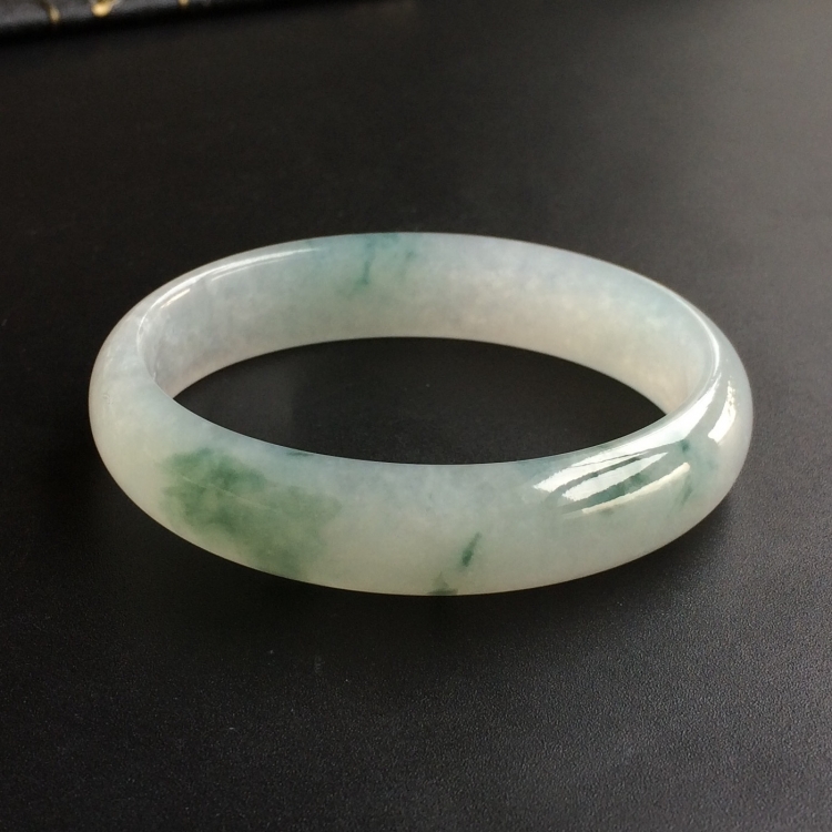 (超值推荐)糯冰种飘花贵妃镯(54.1mm-47.4mm)