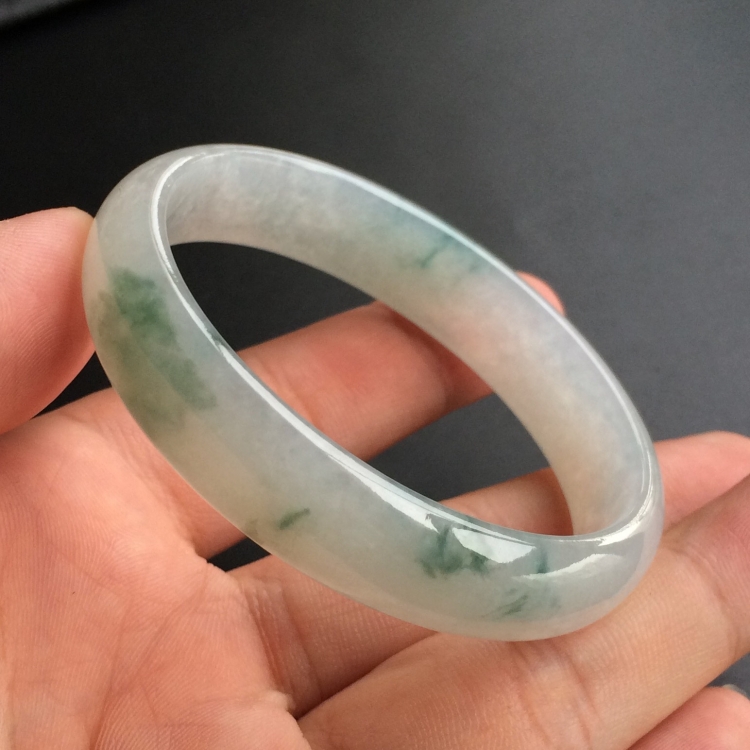 (超值推荐)糯冰种飘花贵妃镯(54.1mm-47.4mm)