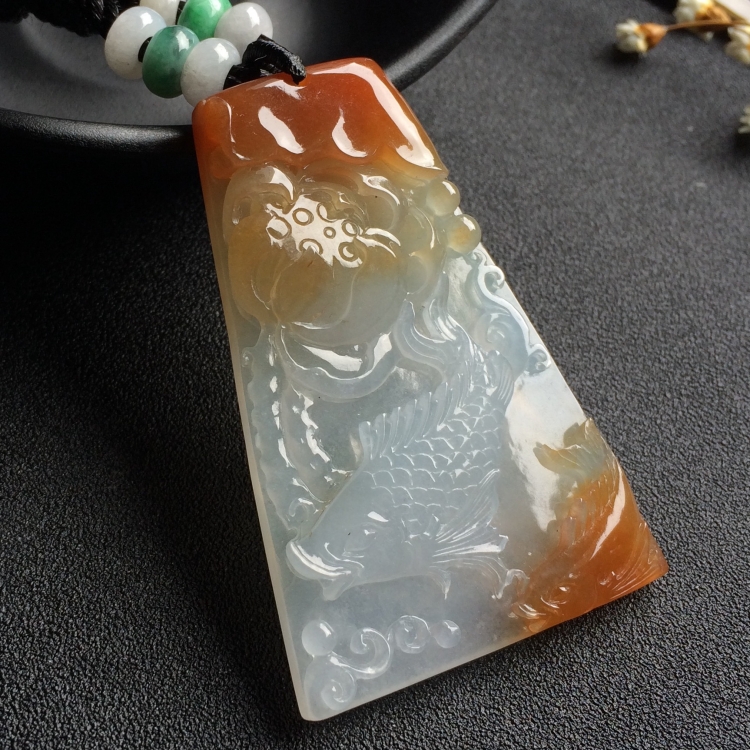 （超值推荐）冰种褐黄翡年年有余挂件