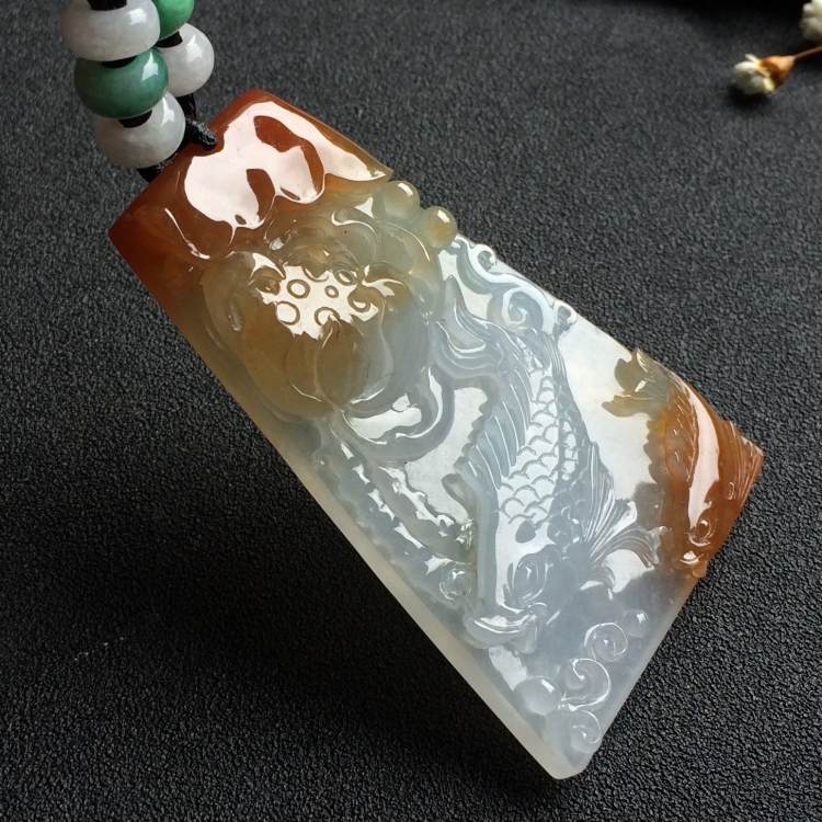 （超值推荐）冰种褐黄翡年年有余挂件