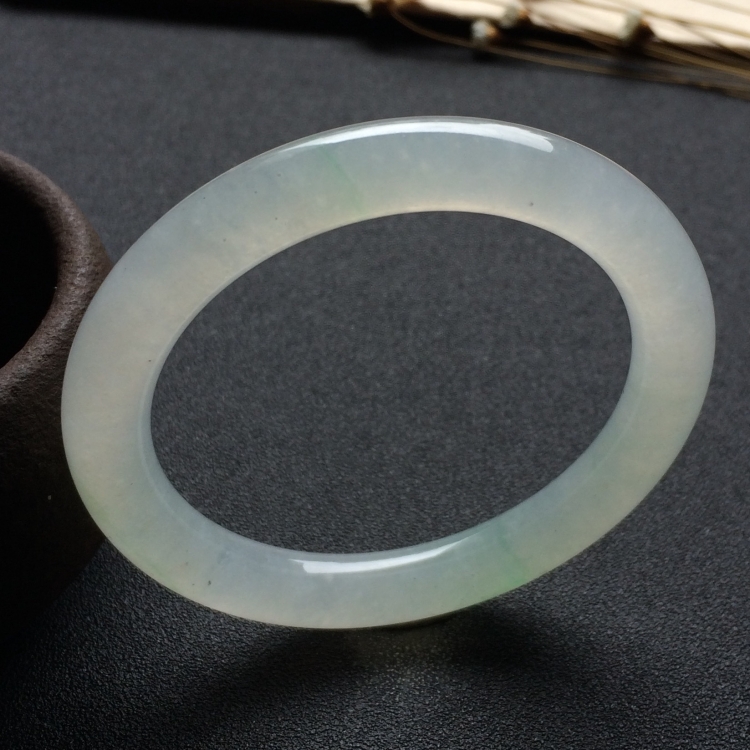 （超值推荐）冰种略飘花圆条手镯（54.6mm）