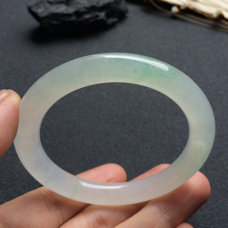 （超值推荐）冰种略飘花圆条手镯（54.6mm）