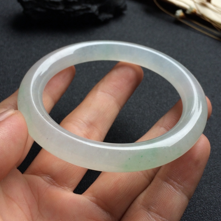 （超值推荐）冰种略飘花圆条手镯（54.6mm）