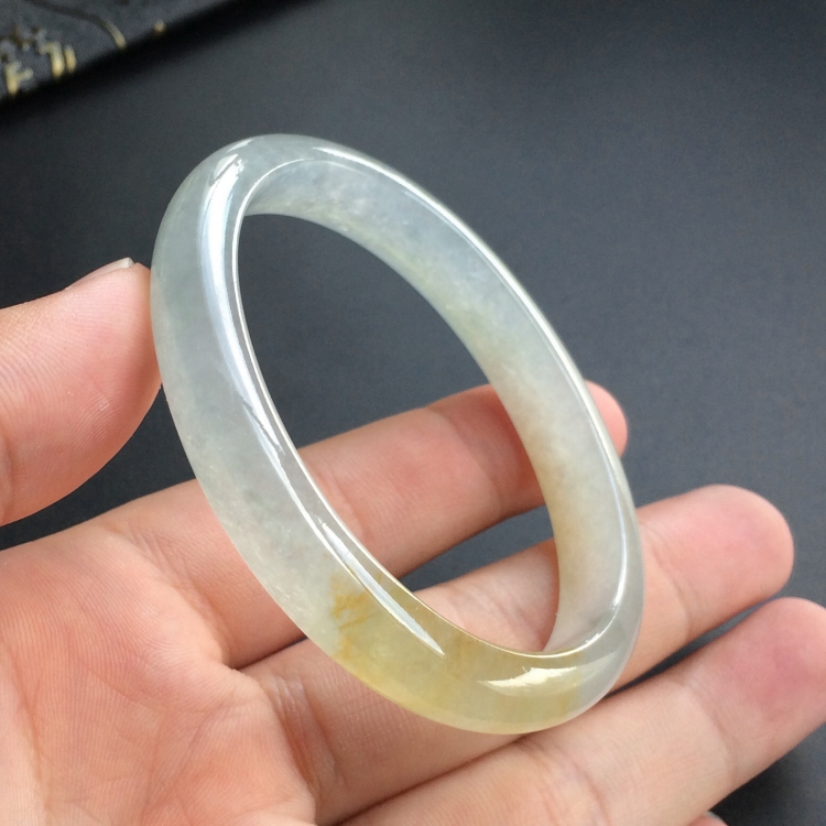 (超值推荐)冰种黄翡贵妃镯(56.1mm-47.2mm)