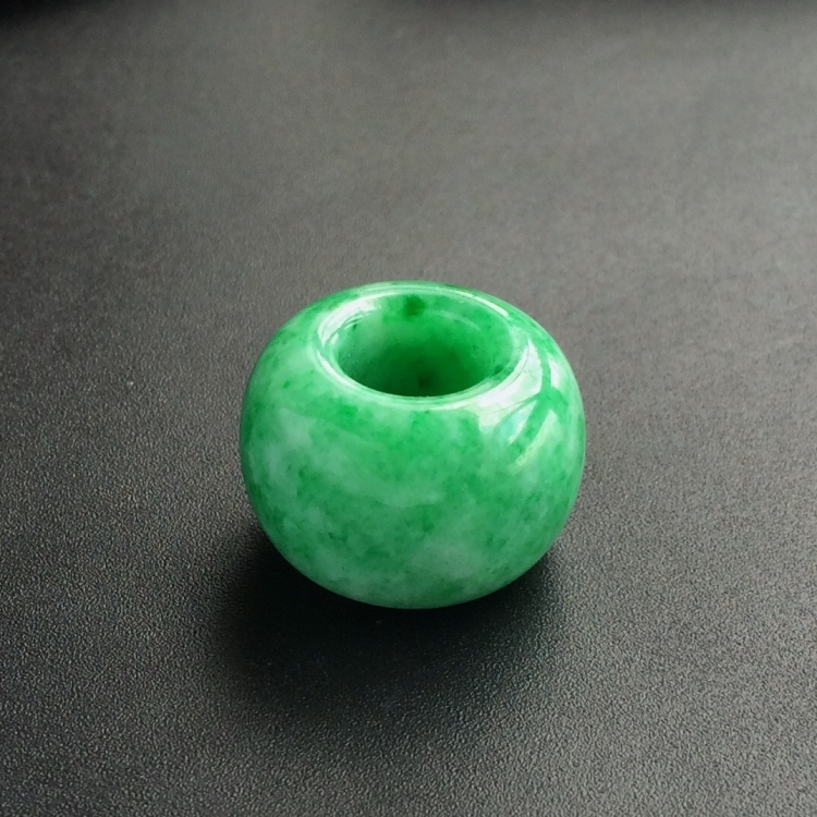 (超值推荐)糯冰种翠色路路通挂件