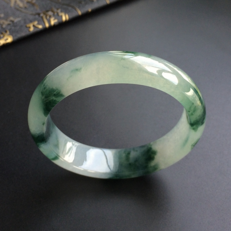 (超值推荐)冰种飘花贵妃镯(56.3mm-50.3mm)