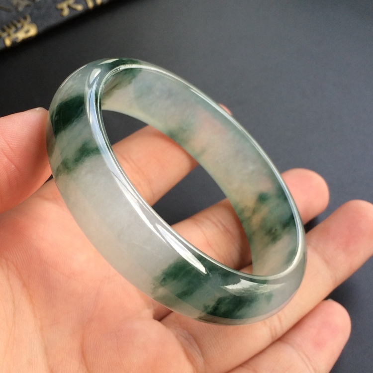 (超值推荐)冰种飘花贵妃镯(56.3mm-50.3mm)