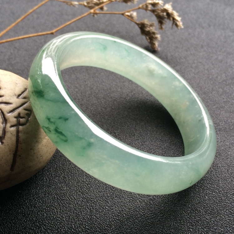 （超值推荐）冰种飘花手镯（56.1mm）