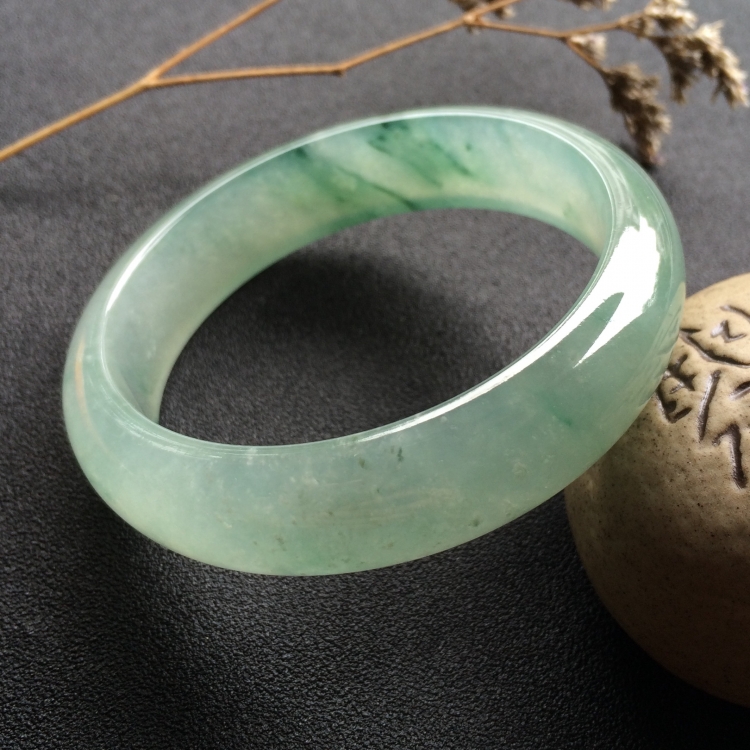 （超值推荐）冰种飘花手镯（56.1mm）