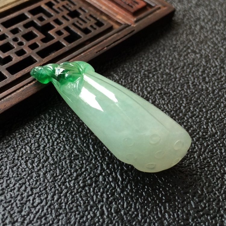 (超值推荐)糯冰种飘花莲子挂件