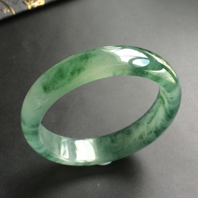 (超值推荐)冰种飘花手镯(57.2mm)