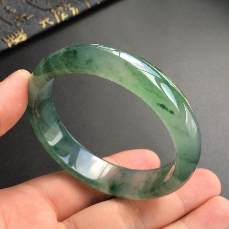 (超值推荐)冰种飘花手镯(57.2mm)