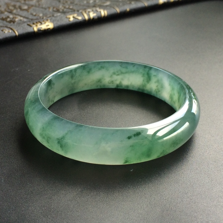 (超值推荐)冰种飘花手镯(57.2mm)