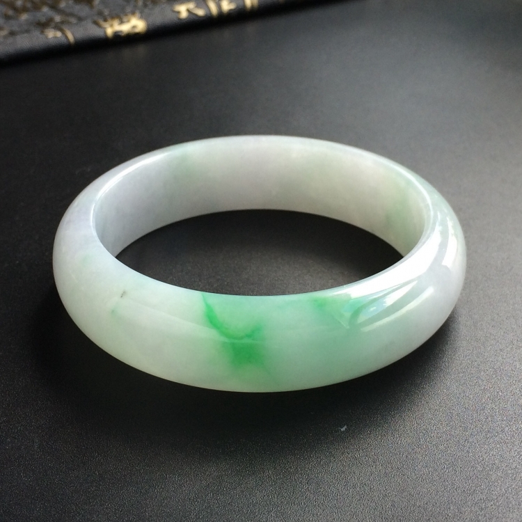 (超值推荐)糯冰种飘翠手镯(56.6mm)