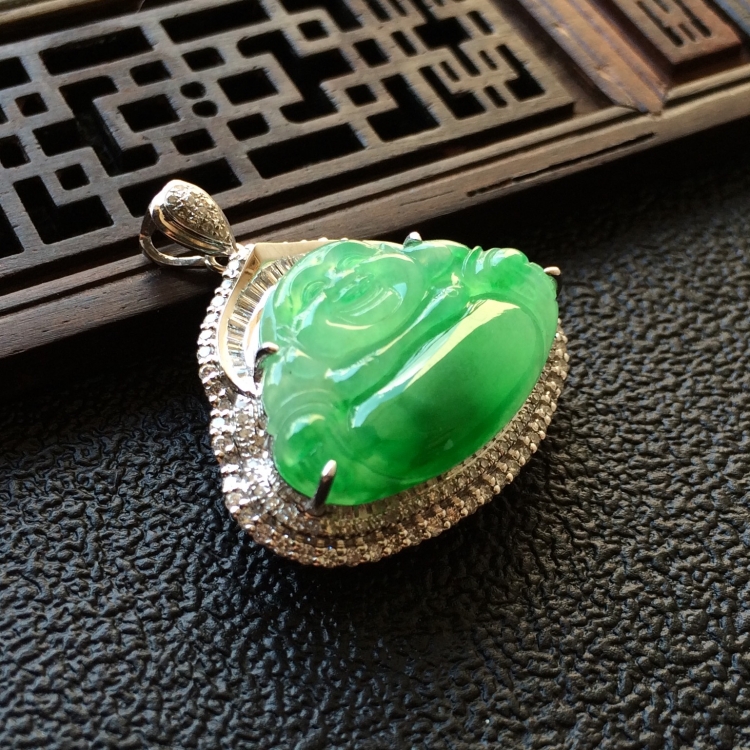 (超值推荐)糯冰种飘翠镶白金钻石玉佛胸坠