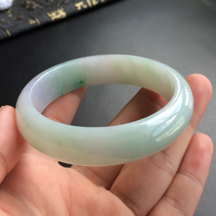 (超值推荐)糯冰种飘翠手镯(57.9mm)