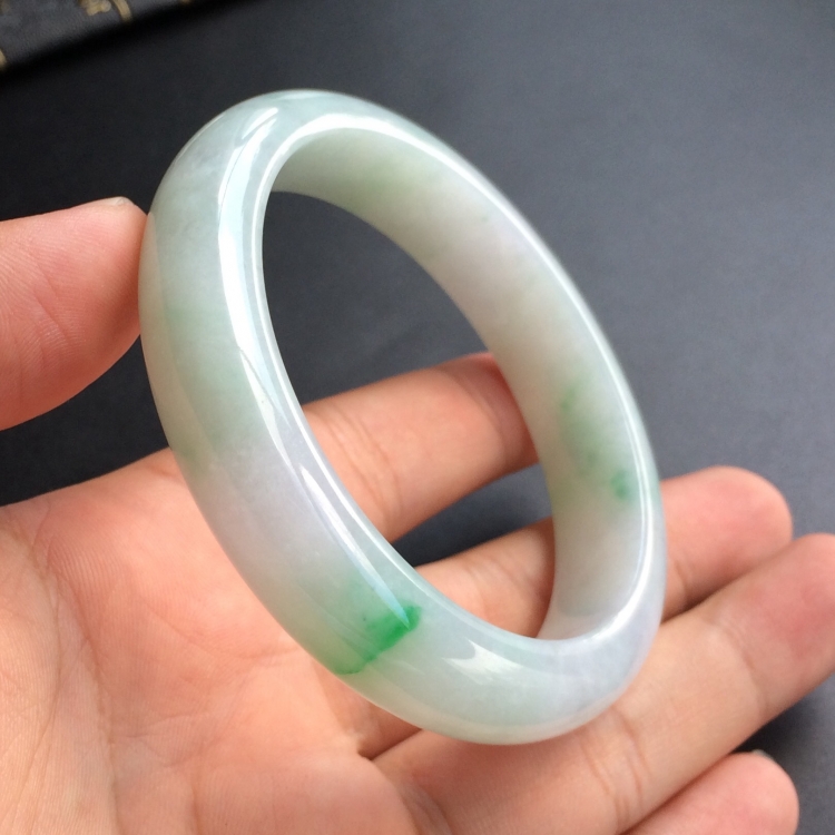 (超值推荐)糯冰种飘翠手镯(58mm)