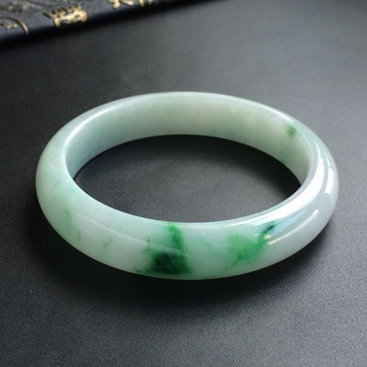 (超值推荐)糯冰种飘翠手镯(58.2mm)