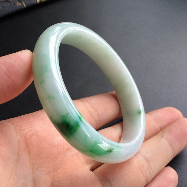 (超值推荐)糯冰种飘翠手镯(58.2mm)