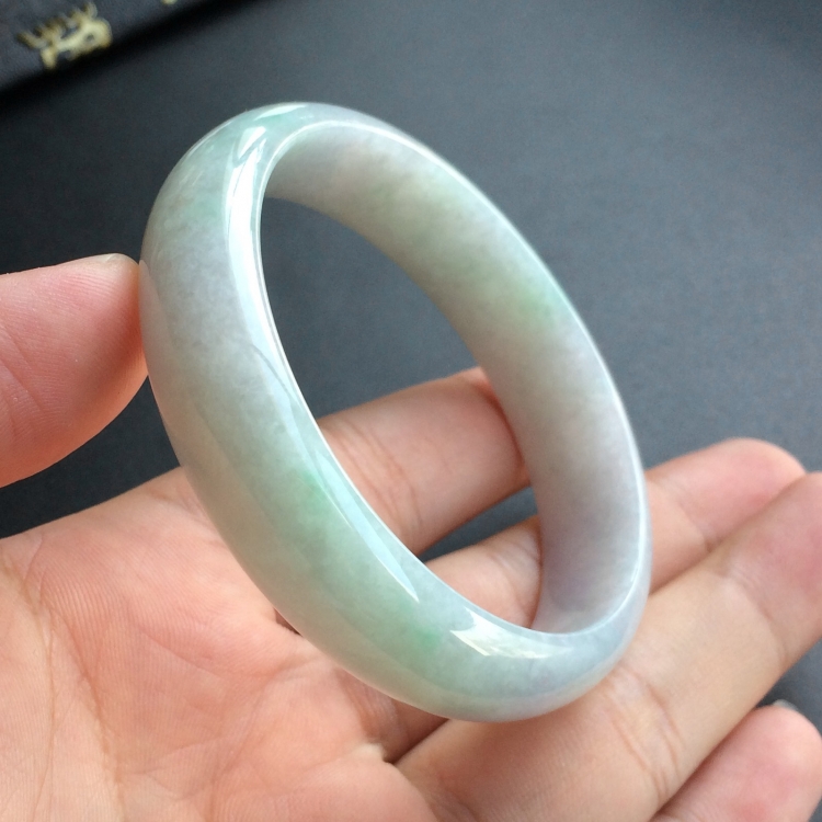 (超值推荐)糯冰种淡紫罗兰飘花手镯(54.5mm)