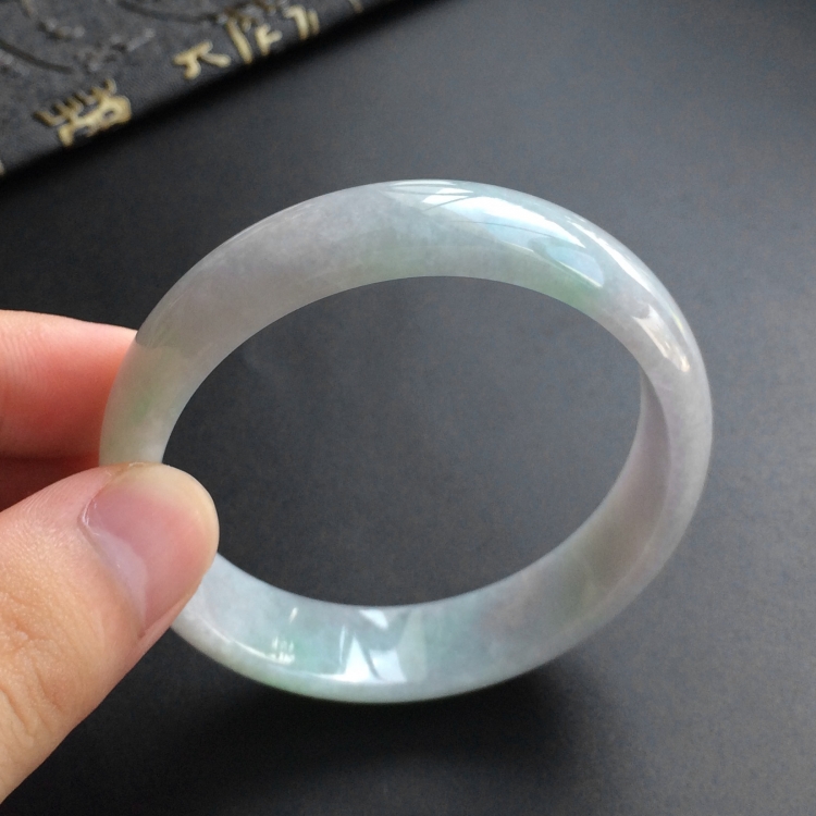 (超值推荐)糯冰种淡紫罗兰飘花手镯(54.5mm)