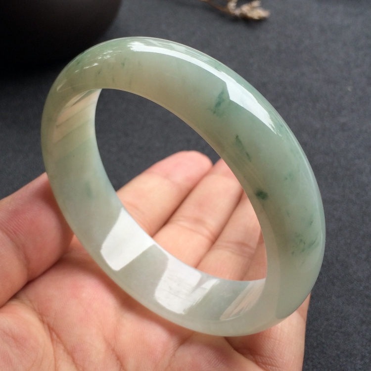 （超值推荐）糯冰种飘花手镯（58.7mm）