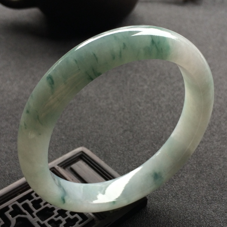 （超值推荐）糯冰种飘花手镯（59mm）