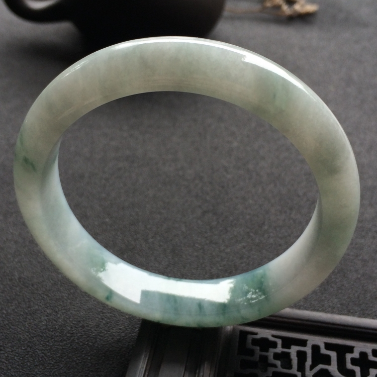 （超值推荐）糯冰种飘花手镯（59mm）