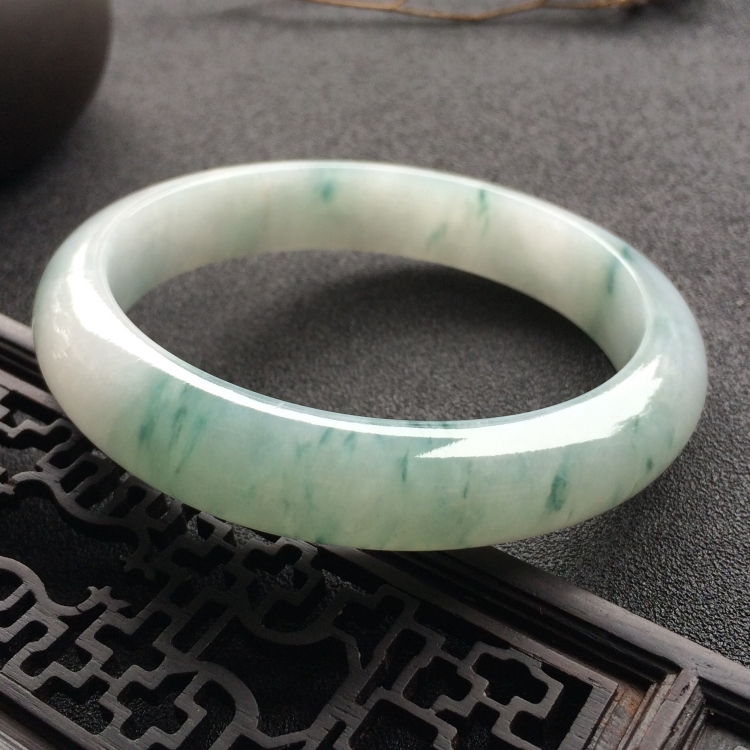 （超值推荐）糯冰种飘花手镯（59mm）