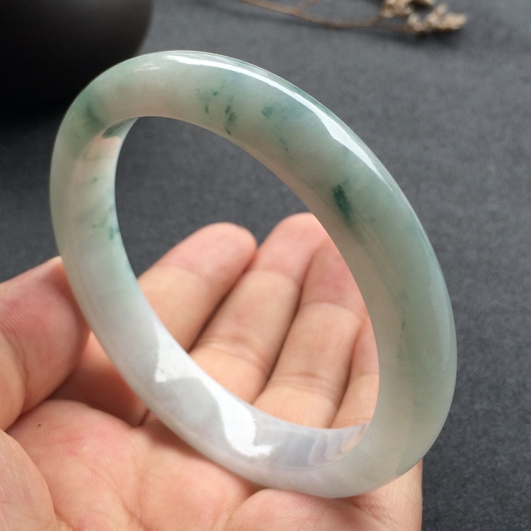 （超值推荐）糯冰种飘花手镯（59.1mm）