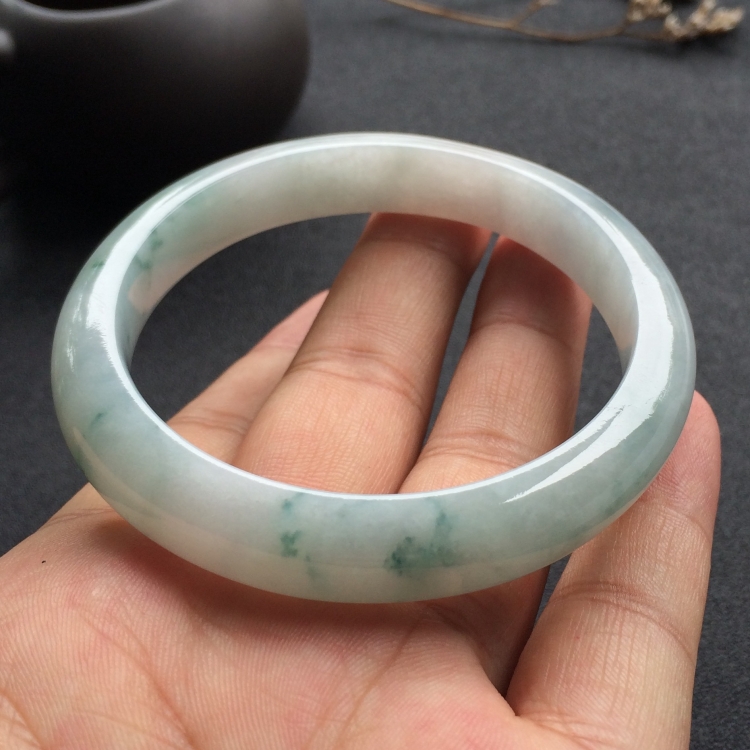（超值推荐）糯冰种飘花手镯（59.1mm）