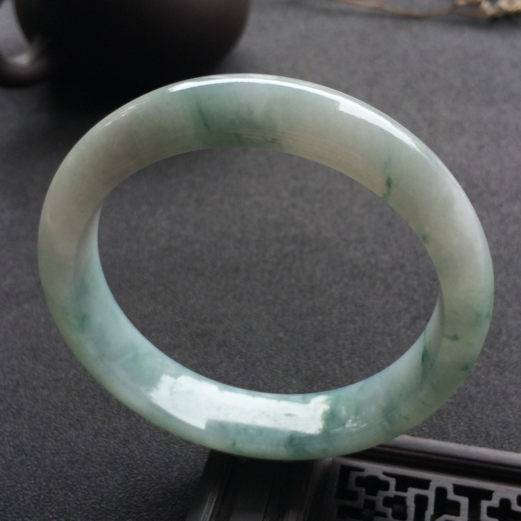 （超值推荐）糯冰种飘花手镯（58.9mm）