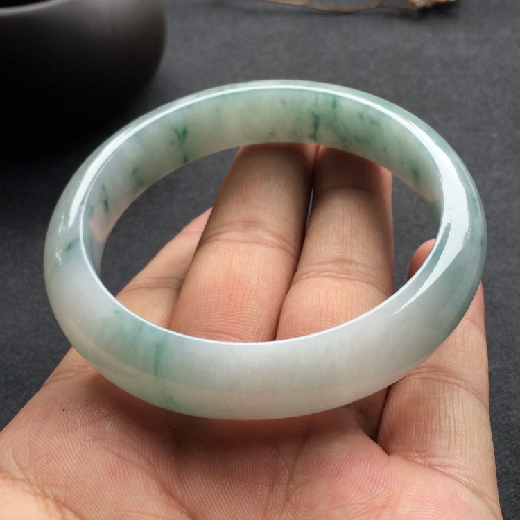 （超值推荐）糯冰种飘花手镯（58.9mm）