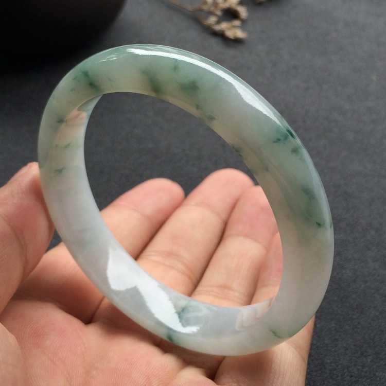 （超值推荐）糯冰种飘花手镯（55.6mm）