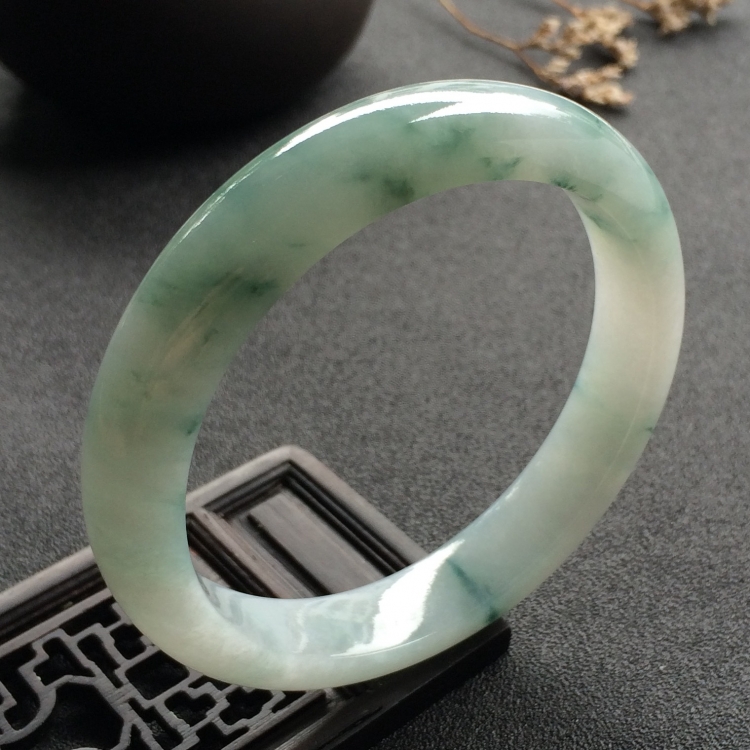 （超值推荐）糯冰种飘花手镯（55.6mm）