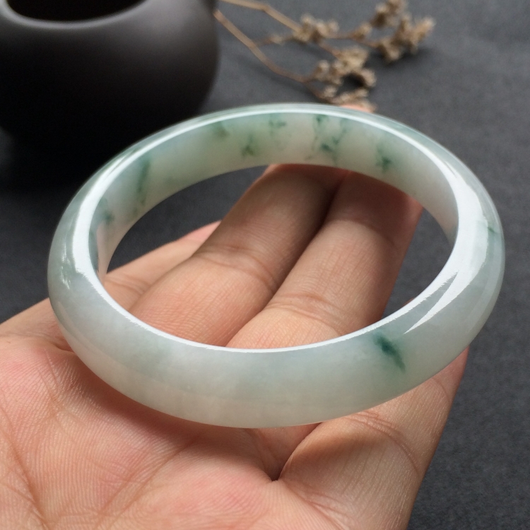 （超值推荐）糯冰种飘花手镯（55.6mm）