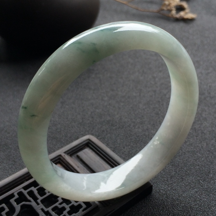 （超值推荐）糯冰种飘花手镯（55.5mm）