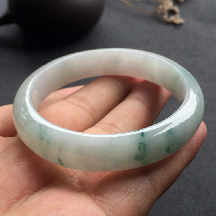 （超值推荐）糯冰种飘花手镯（55.5mm）