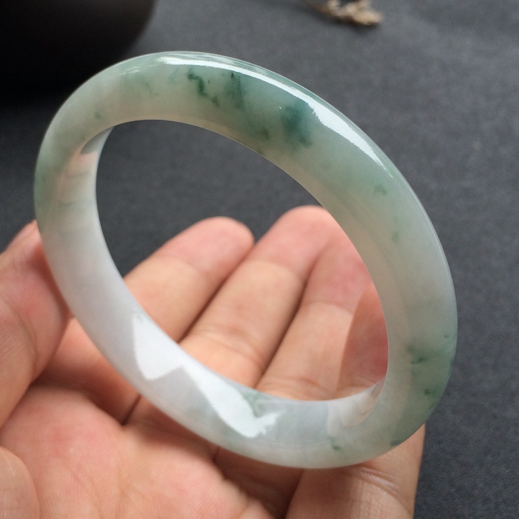 （超值推荐）糯冰种飘花手镯（55.3mm）