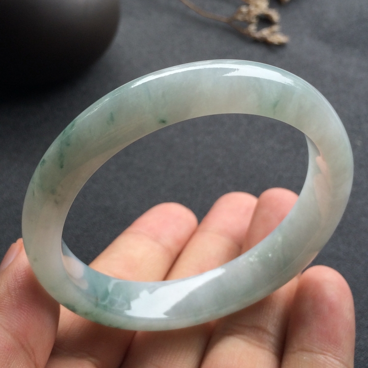 （超值推荐）糯冰种飘花手镯（55.3mm）