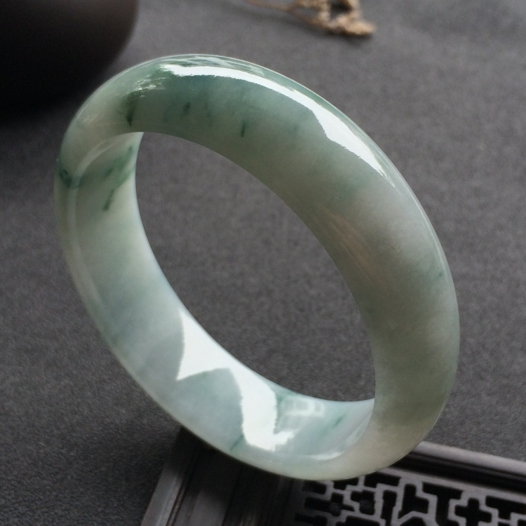 （超值推荐）糯冰种飘花手镯（58.8mm）